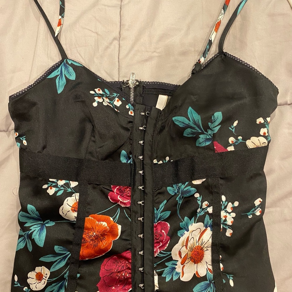 Groovy top